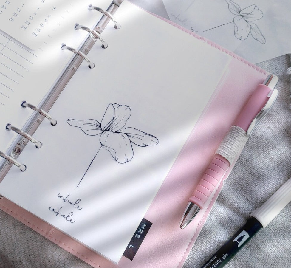 Dashboard in Carta Vellum, Inserto Minimal e Delicato